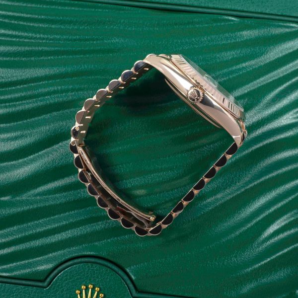 Rolex Day-Date 40 228235